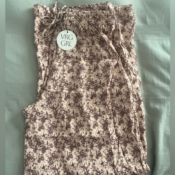 Brand new patterned pants from Verge Girl - Picture 3 of 5